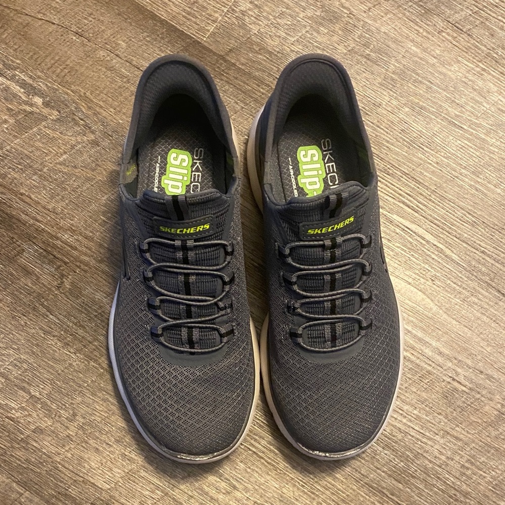 Skechers Men's Gray Slip-On Sneakers-like new, worn once.
